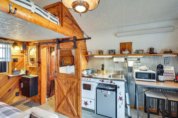Tiny Cabin w / Outdoor Dining Area - Near Keystone!