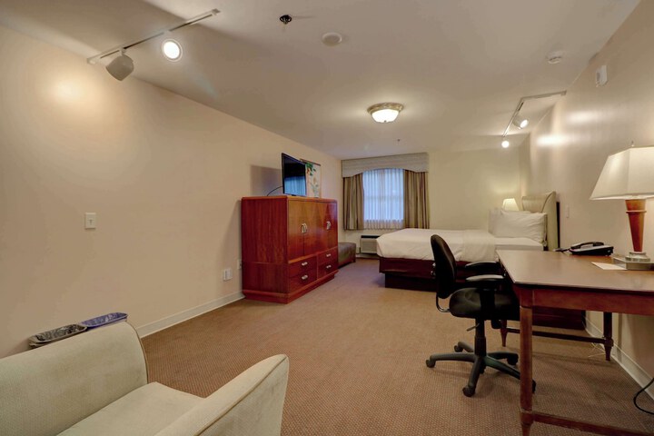 Room 102 of 142