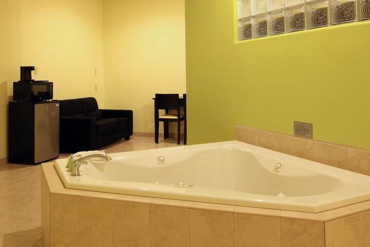 Hot Tub 27 of 28
