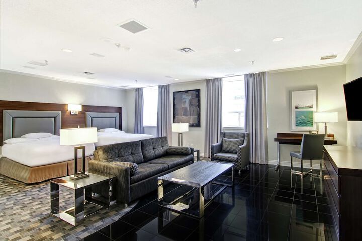 DoubleTree by Hilton Hotel Toronto Downtown