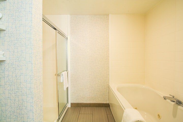Room 73 of 109