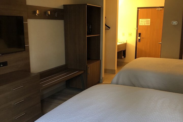 Holiday Inn Express Mt. Vernon by IHG