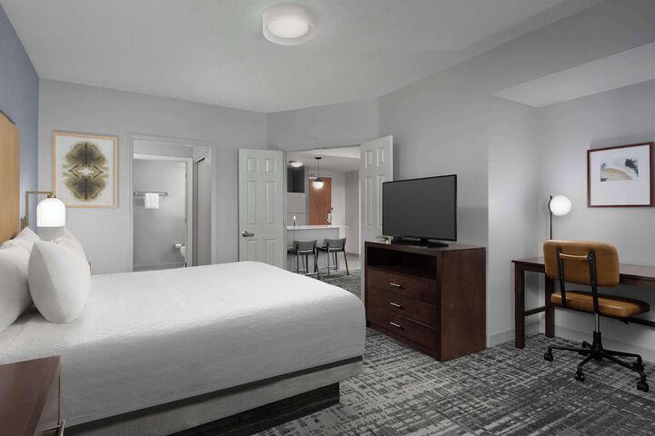 Room 32 of 48