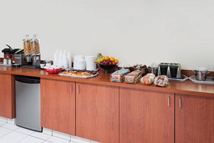 Breakfast/Coffee Service 12 of 15