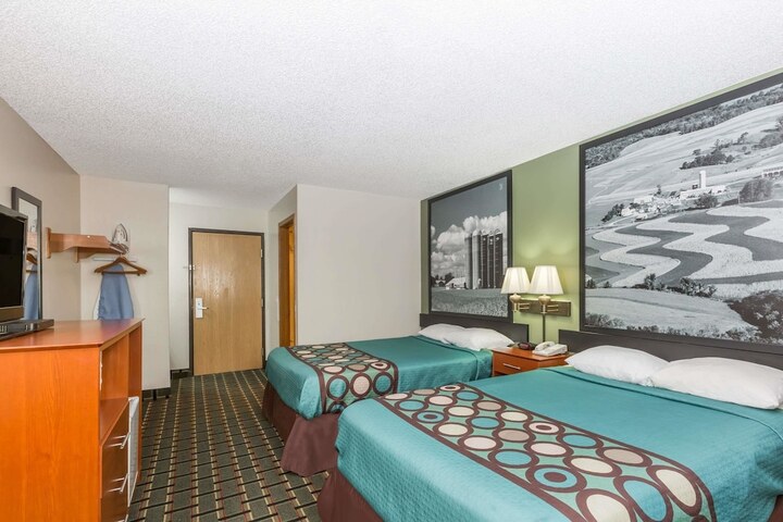 Room 6 of 20
