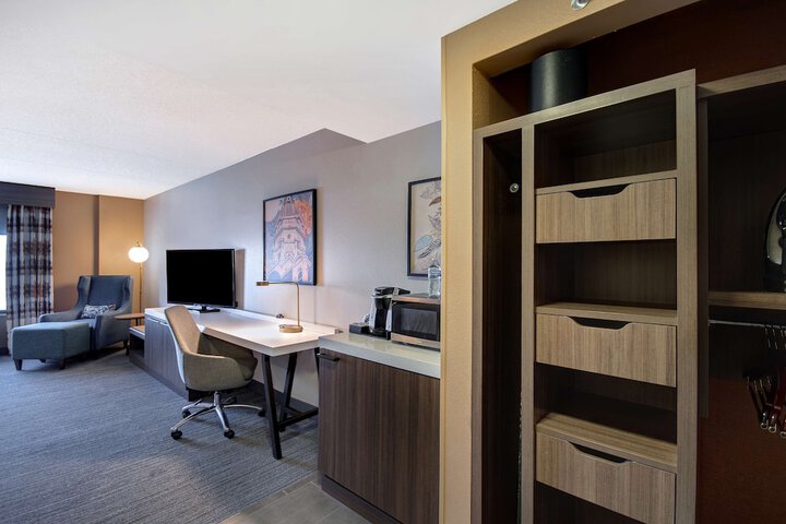 Room 40 of 104