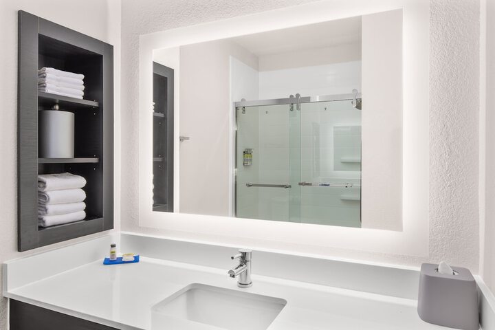 Holiday Inn Express & Suites Greenville-I-85 & Woodruff Rd by IHG
