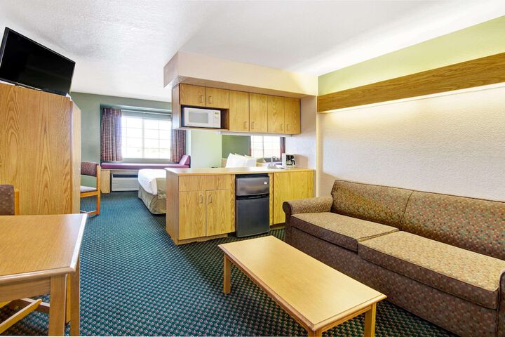 Room 16 of 25