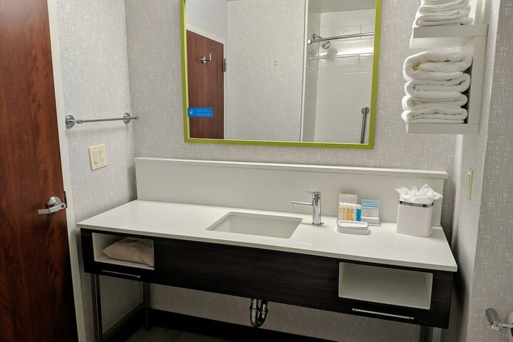 Room 47 of 82