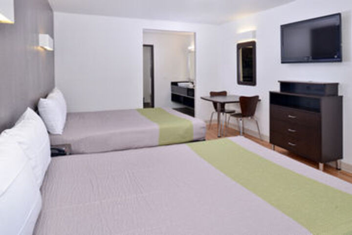 Budget Inn & Suites Commerce