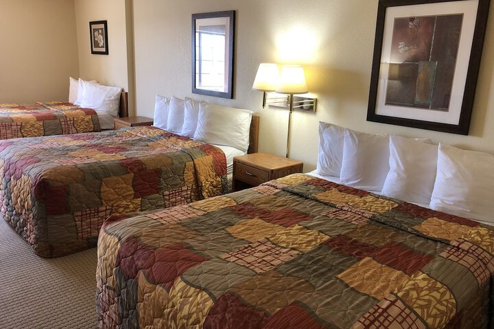 Room 28 of 76