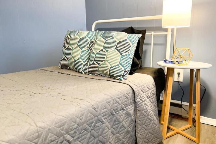 Spacious 3 Bedroom with 7 beds plus Sleeps up to 10