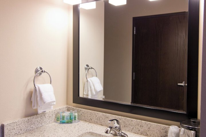 Cobblestone Inn & Suites - Boone