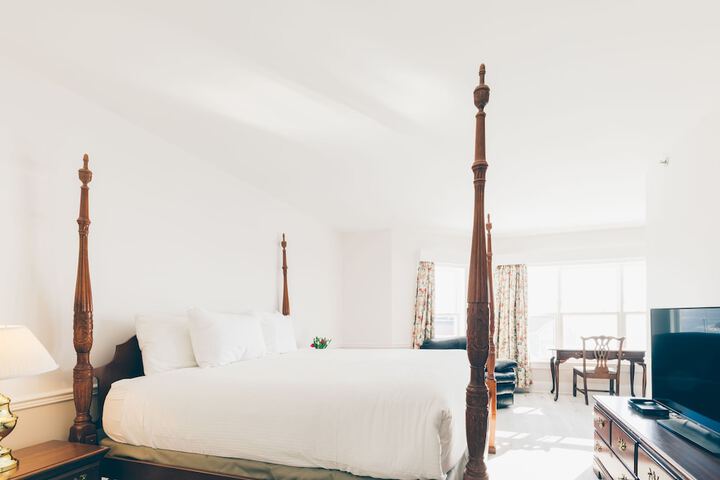 Room 13 of 20
