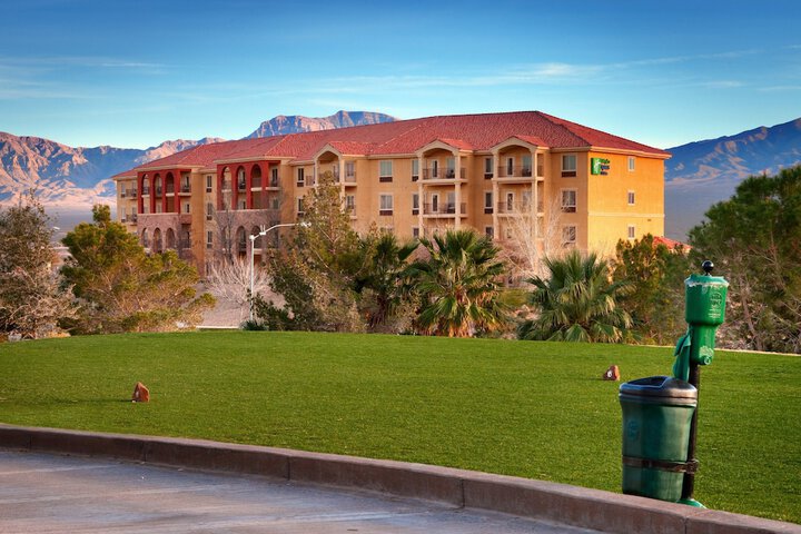 Hotel 6 of 53