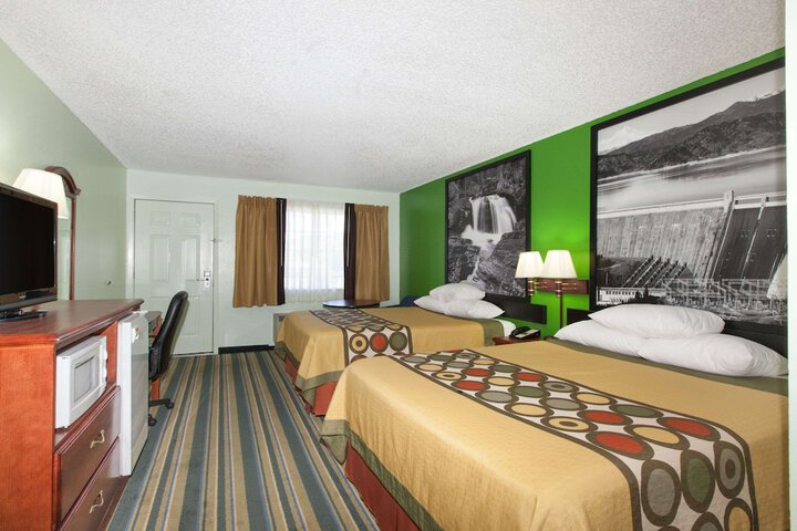 Room 20 of 28