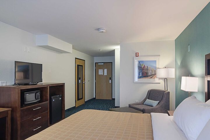 Room 27 of 39