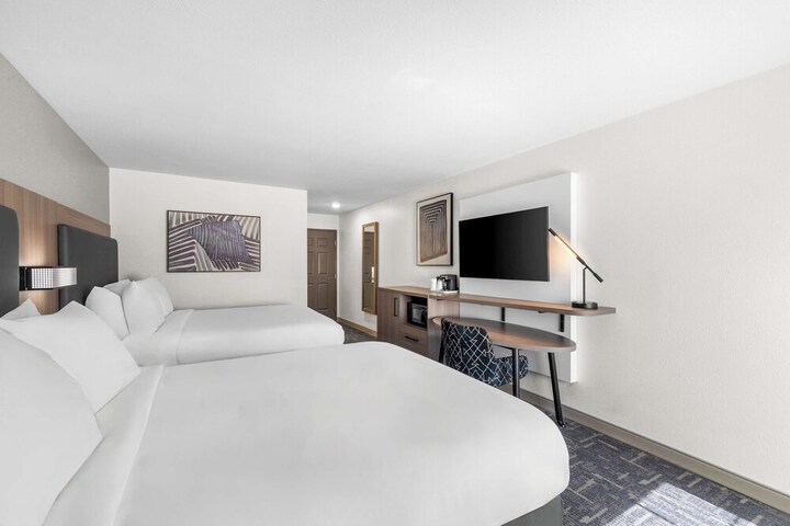 Room 9 of 30