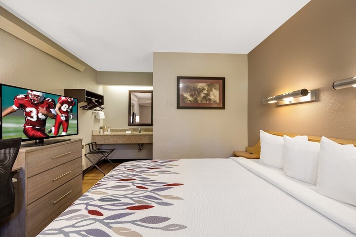 Room 5 of 28