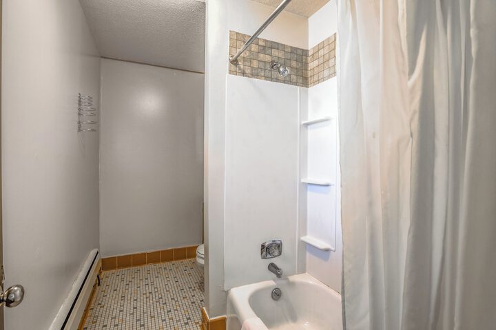 Room 18 of 48