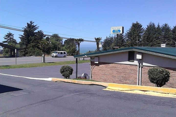 Blue Coast Inn and Suites
