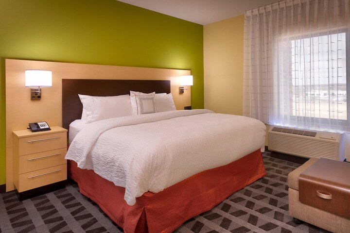 Room 21 of 38