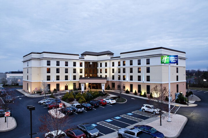 Holiday Inn Express Hotel & Suites Harrisburg West by IHG