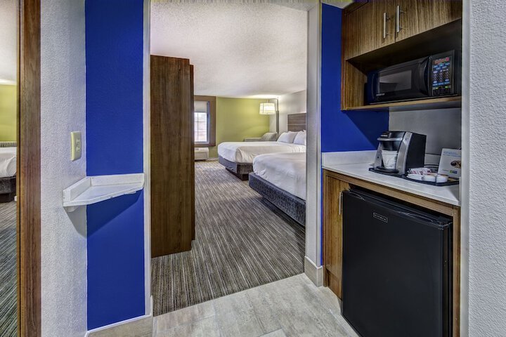 Room 16 of 30