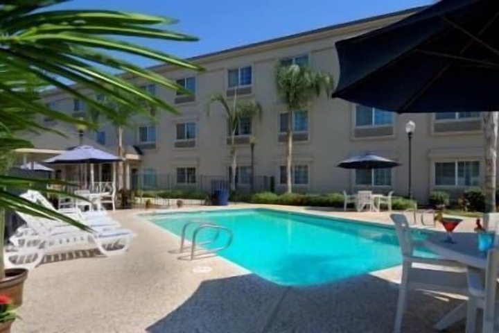 Pool 5 of 43
