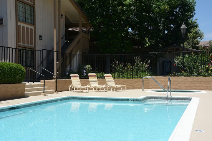 Pool 6 of 28