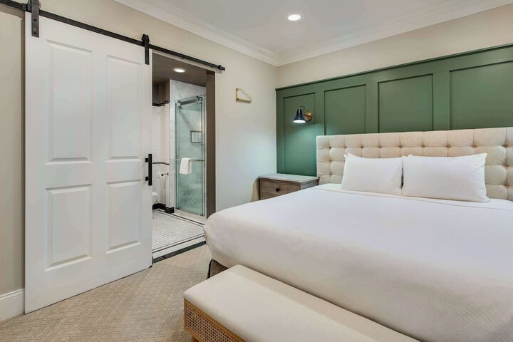Room 15 of 39