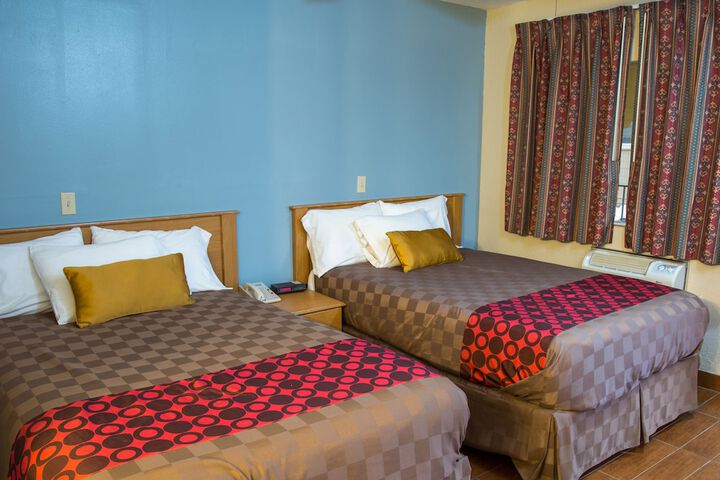 Room 70 of 100