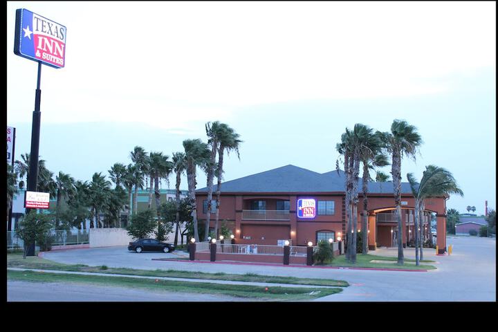 Hotel 4 of 39