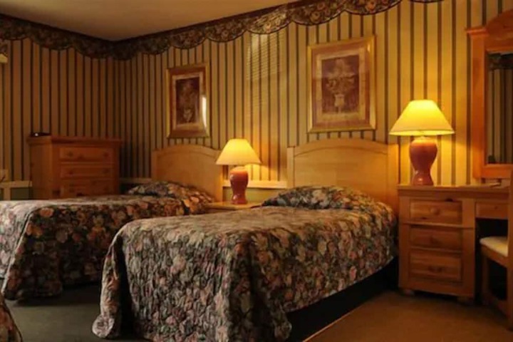 Room 10 of 15