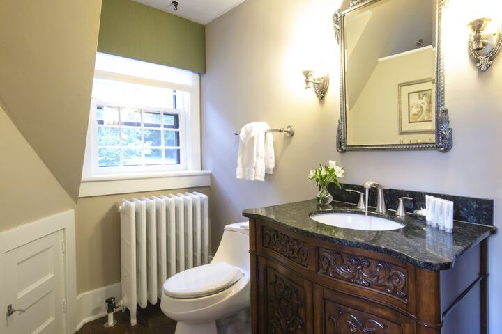 Hillbrook Inn