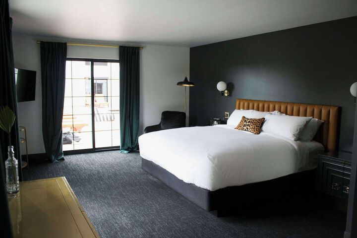 Room 21 of 32