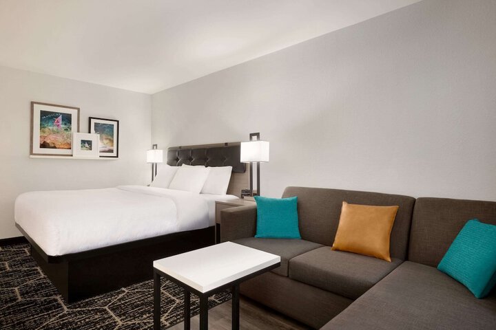 Room 40 of 70