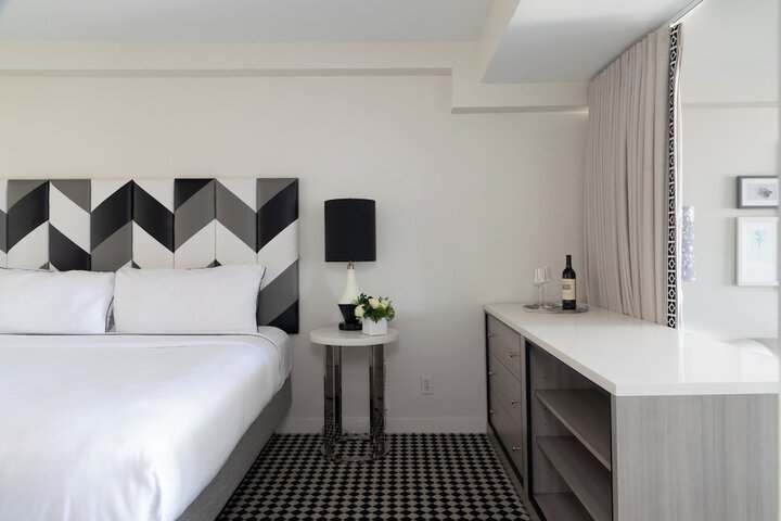 Room 51 of 87