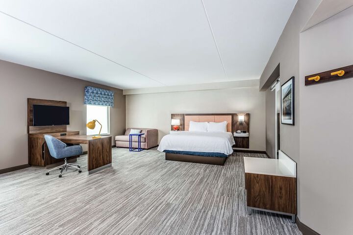 Room 11 of 42