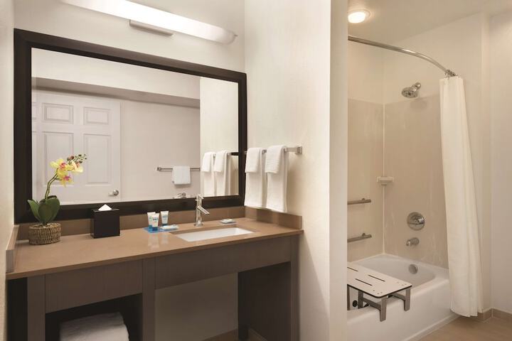 Room 20 of 34