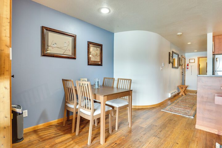 8 Mi to Keystone Resort: Dillion Condo w / Hot Tub!