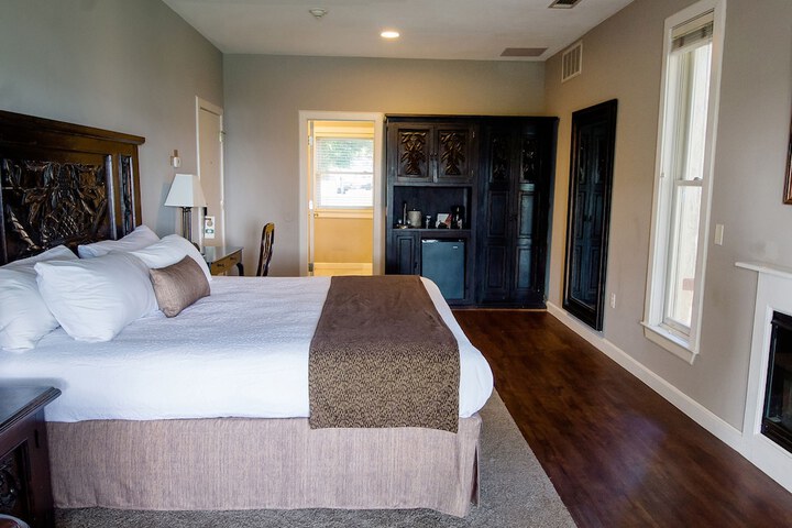 Room 15 of 30