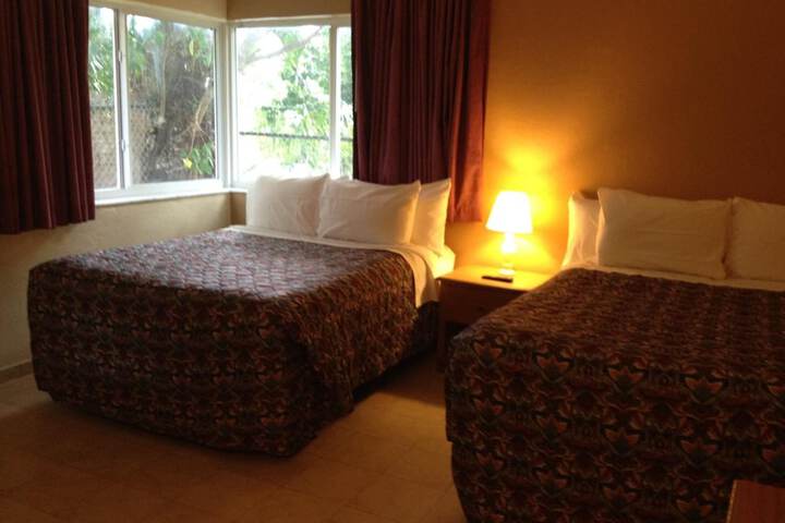 Room 13 of 34