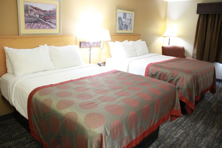 Ramada by Wyndham Spirit Lake / Okoboji