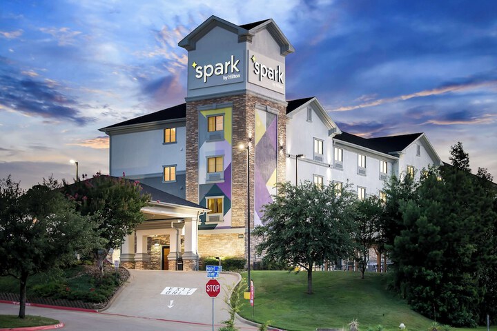 Hotel 5 of 43