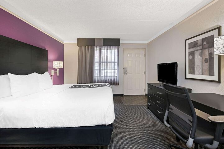 Room 52 of 61