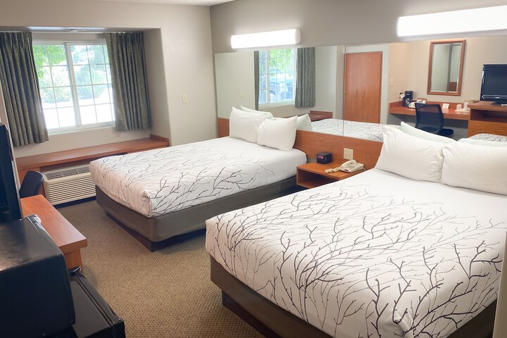 Monument Inn & Suites