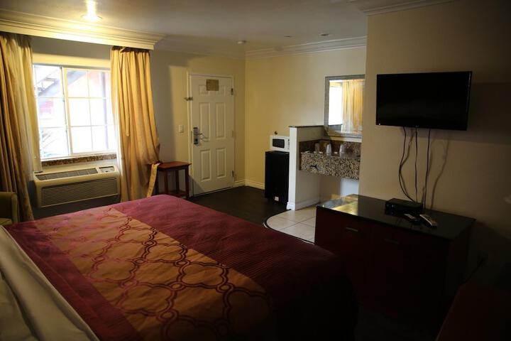 Room 20 of 34
