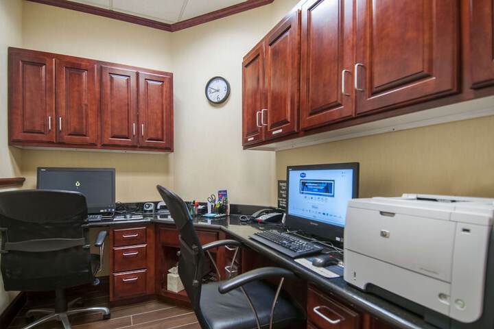 Business Center 40 of 40