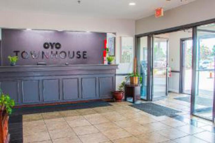 OYO Townhouse Donaldsonville - Gonzale